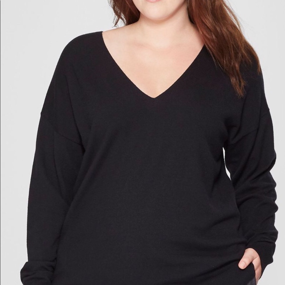 Black v neck sweater oversized small Large Size 1X